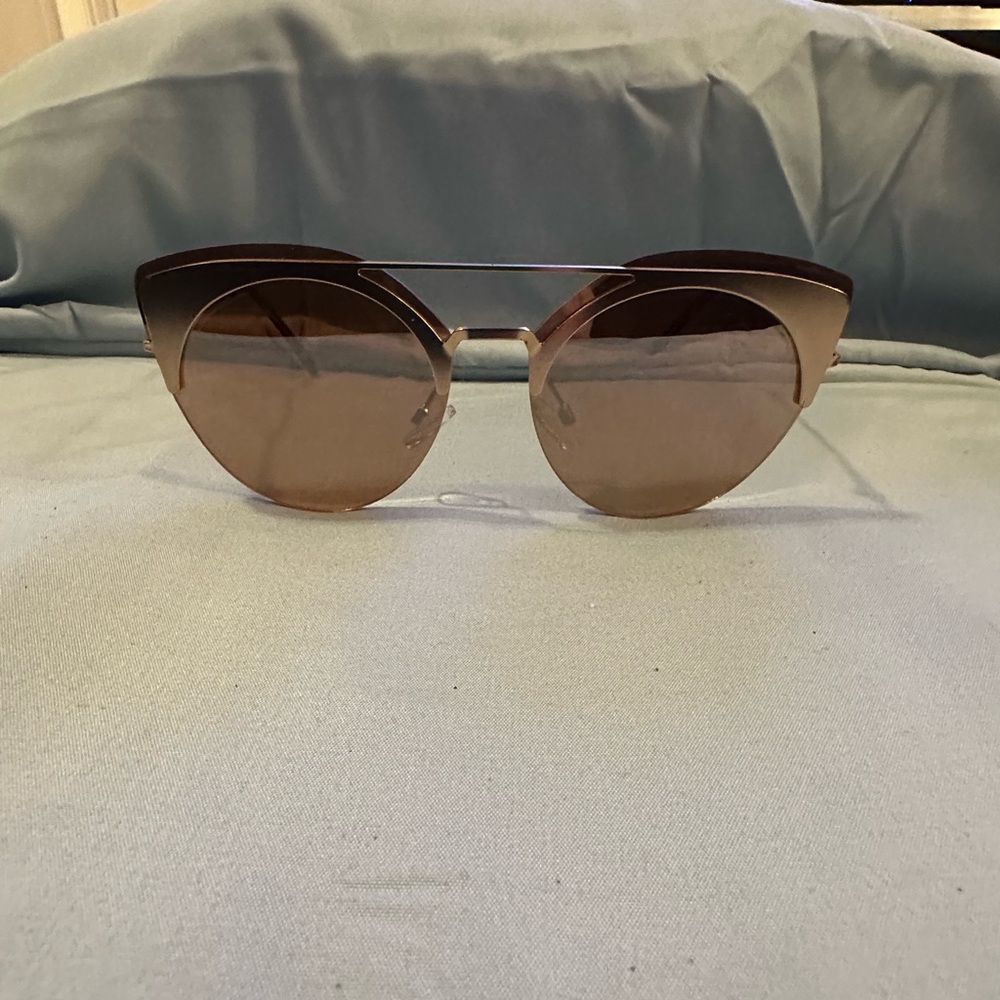 Elegant‎ Mirrored Lens Gold Cat Eye Sunglasses - Picture 7 of 7